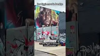 New mural of The Notorious B.I.G. and Basquiat in Brooklyn. #newyork #biggiesmalls #short
