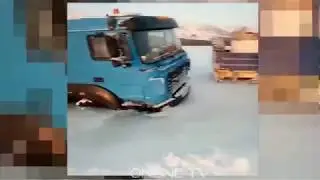 Суровые дальнобойщики на зимнике  Зимник ошибок не прощает  Экстремальный дальнобой