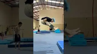 Asi se hace un Frontflip japonés 🔥 #parkour #acrobatics #olympics