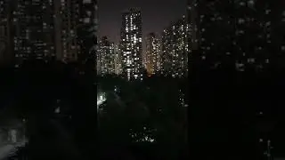 ŞANGAY'DA İNSANLAR PENCERELERDEN ÇIĞLIK ATARAK İSYAN ETTİ
