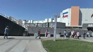В ТРЦ 
