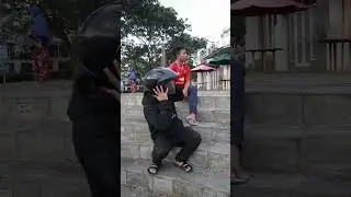 seperti ini kalau main challenge pakai helm berdua🤣 