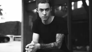 Luke Holland- She's American (With 1975 track)