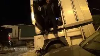 На 59 км МКАД опрокинулся грузовик со щебнем, пострадал один человек