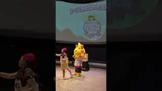 Singapaw mascot at Singapore Discovery Centre 😱🤩 #shorts #singapaw #mascot #show #singa #icecream