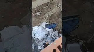 башенный кран
Выбросил груз