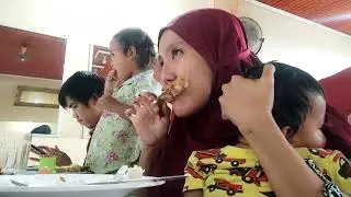 menyusui diwarung makan