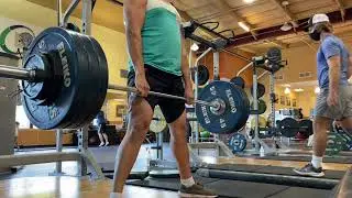 2 deadlift PR’s in one day! 345lb & 355lb 💪🏽