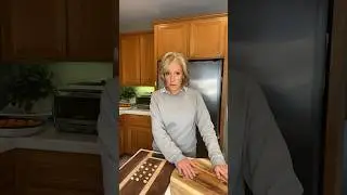 America's Fake Martha Stewart Goes Nuts. #parody #marthastewartsketch #rosemarywatson Watson