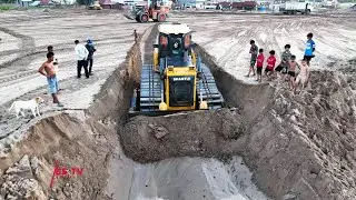 Special Activity Technique Operator Sand Filling Up Bulldozer Force To Pushing Clearing Sand