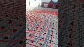 Монтаж труб теплого пола.