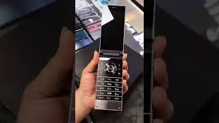 Samsung W2019 Flip Phone