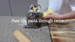 How to roll pasta using a pasta machine