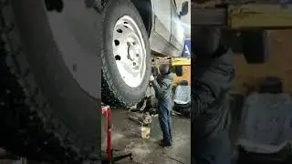 Купили Ниву с гнутым мостом