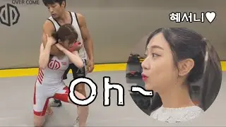 여자 유튜버한테 레슬링 가르치기! 근데 의외로 너무잘한다..?