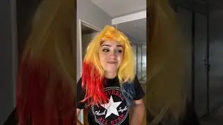 La compañera que se teñía el pelo