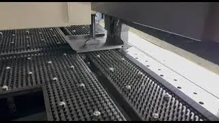Координатно-пробивной пресс — станок для обработки листового материала #shortvideo #производство