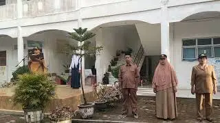 Upacara. Senin, 2 Desember 2024