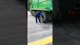 Ban truk Benjol #lucu #funnyvideo #lucungakak #truck #funnyshorts