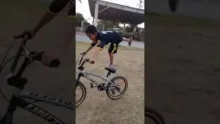 Ada aja kelakuan si bocil #shortvideo #narifchanel #sepeda #subscribe #shorts #short #bmx