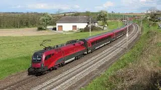 Trains through Haiding 4