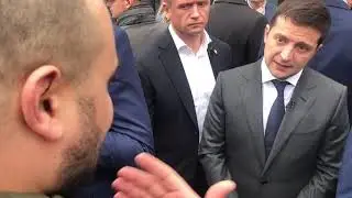 Экс-азовец поговорил с Зеленским в Мариуполе