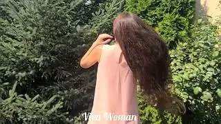 Stunningly beautiful, long and shiny hair. Natural beauty