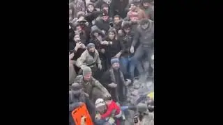 🇸🇾 В Сирии спасли целую семью пролежавшую под завалами более 36 часов