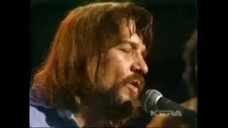 WAYLON JENNINGS - Let's All Help The Cowboys / Willy The Wanderin' Gypsy And Me (Live In TX 1975)