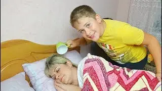 ВЛАД  и  АНДРЕЙ  ПРИДУМАЛИ  как  разбудить  МАМУ!!!