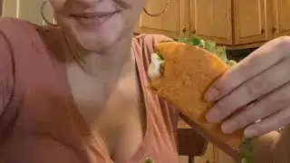 TRYING MY HOMEMADE TACOS (CRUNCHY SOUNDS) #erasmr #eatingasmr #crunchysounds #mukbang