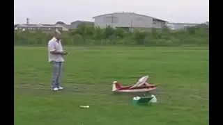 My dad spent 3 years building a plane only to crash it inot my little brother🙆‍♂️