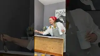 Советский комод в процессе #diy #интерьер #перекраскамебели #дизайнинтерьера #редизайнмебели