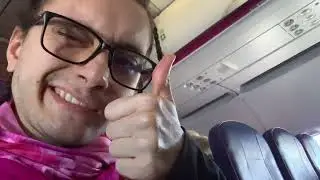 Playing Nintendo Switch OLED on a Plane ✈️