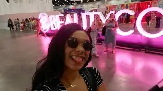 MY FIRST VLOG! BEAUTYCON LA 2019 DAY 1! *I got so much stuff*