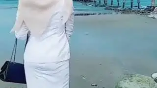 Hijab goyang bokong ketat | tiktok goyang bokong