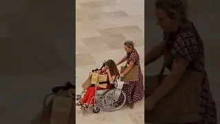 Foreigners enjoying Shopping in Lulumall Trivandrum #shorts #viral
