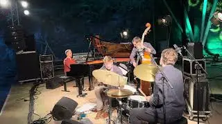 Guitar solo on Suite for Freedom PT 7 (Fabrice Tarel quartet)