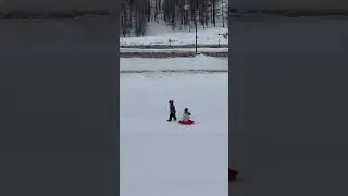 Ксюша и Саша на санках 2 часть