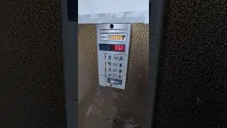 Звонок в 666 квартиру (никто не ответил; такой квартиры в подъезде не существует)