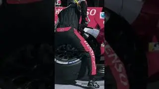 ¿Cómo alcanzan los autos de carreras el agarre perfecto tan rápido? ¡La respuesta te sorprenderá!