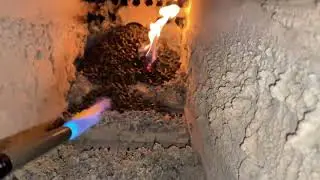Настройка пеллетного котла. Топим тепляк огромным котлом. Растапливаем горячий котел