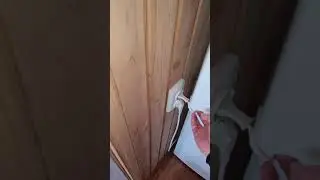 Равшан и Джамшут ставили розетку. Номер в базе отдыха, Затока