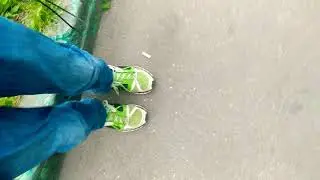 Мамка в секс-шопе, интим магазине, объясняет какие лучше...