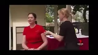 Ministra da Austrália faz propaganda tomando a vacina contra a covid..