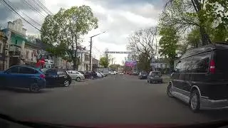 Даун в очередь на макдрайв