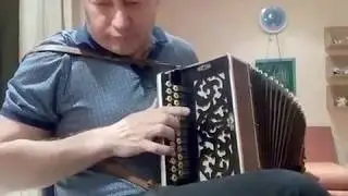 ИГРАЕТ НА ГАРМОНИ. Плясовая (Фаргат Валиев - гармонь)