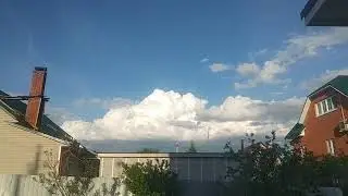 Облака появляются из ниоткуда. Нам врут в школе.