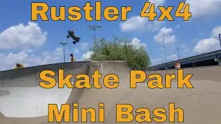 Traxxas Rustler VXL & 4x4 - Skate Park Mini Bash