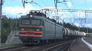 Электровоз ВЛ15-030 с грузовым поездом, платформа 29 км